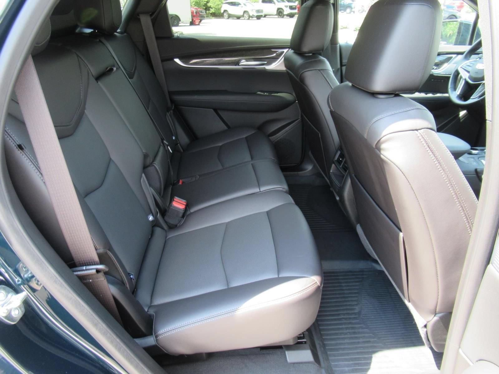 Certified 2026 Cadillac XT5 Sportv w/ LPO, Floor Liner Package AWD/4WD image 36
