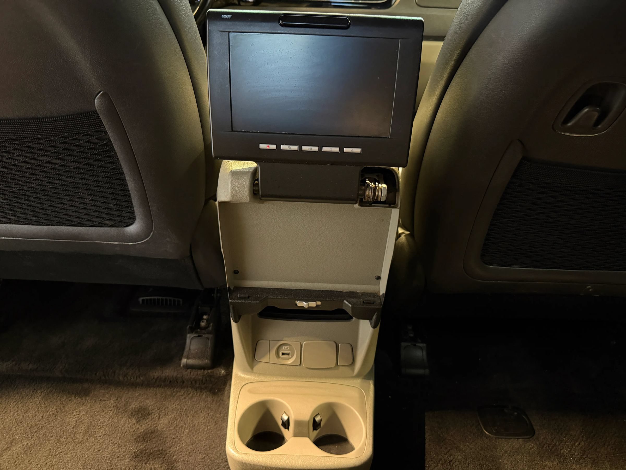 Used 2016 Kia Sedona EX FWD image 42