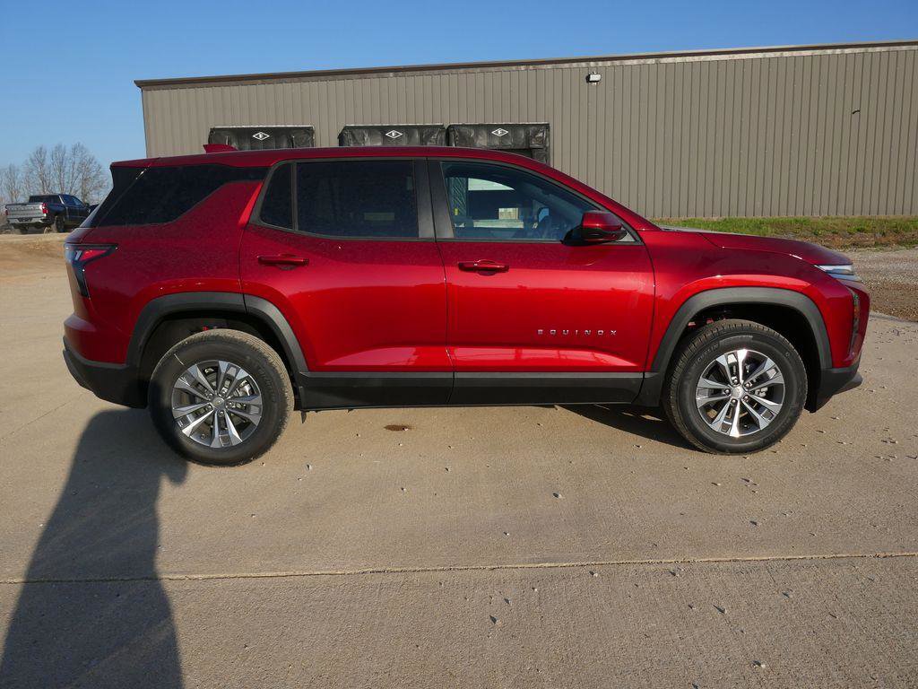 New 2026 Chevrolet Equinox LT image 3