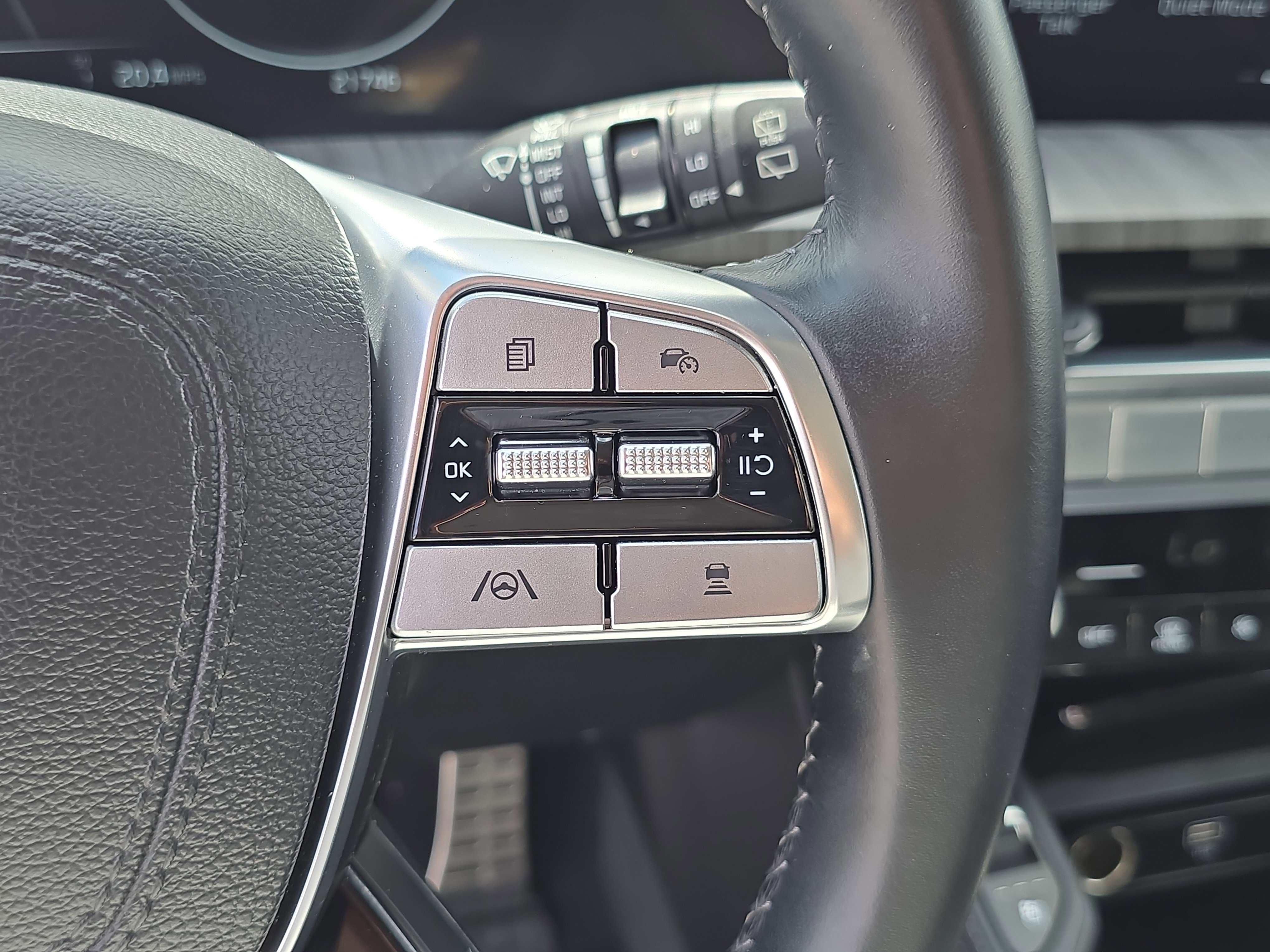 Certified 2024 Kia Telluride SX image 33