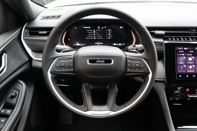 New 2025 Jeep Grand Cherokee Altitude image 15