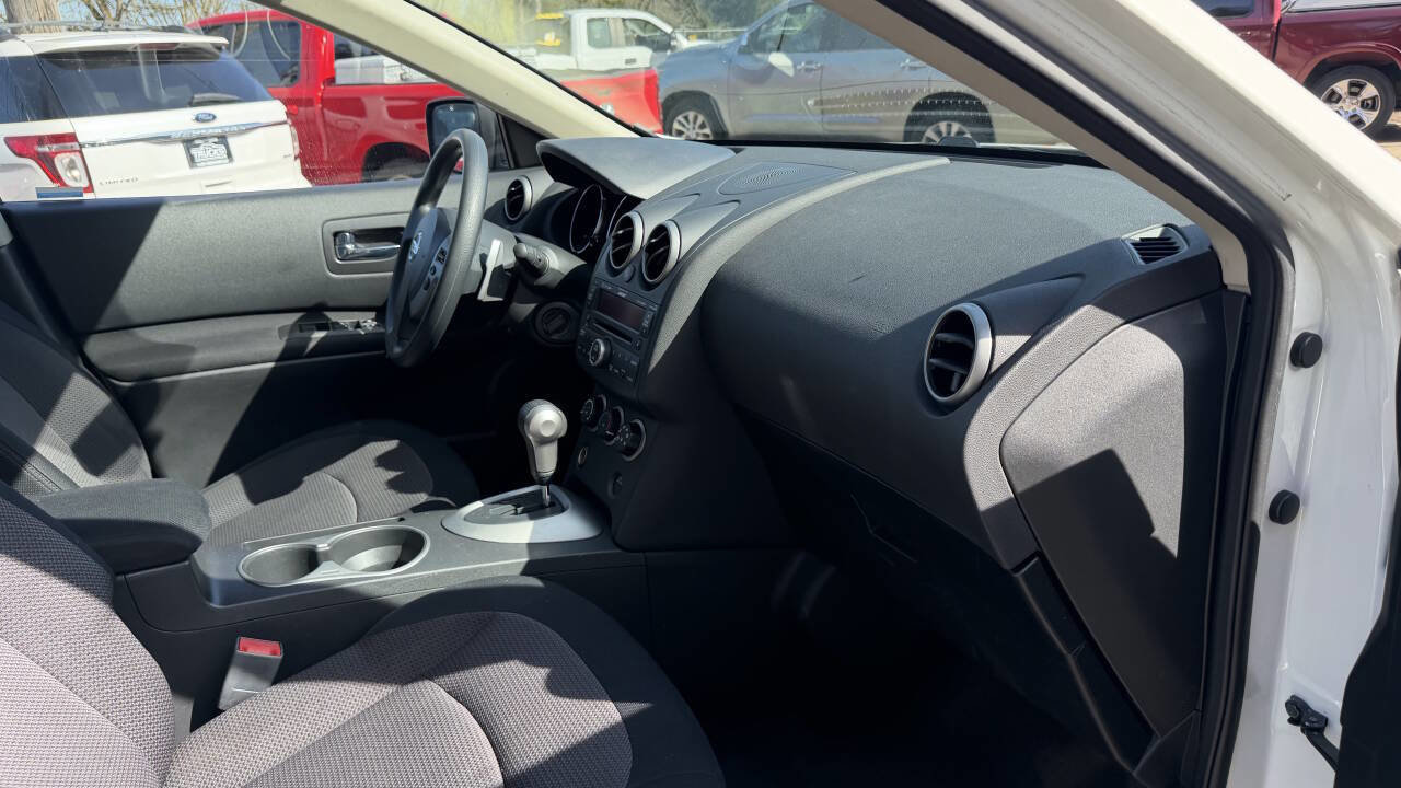 Used 2008 Nissan Rogue SL w/ Premium Pkg image 17