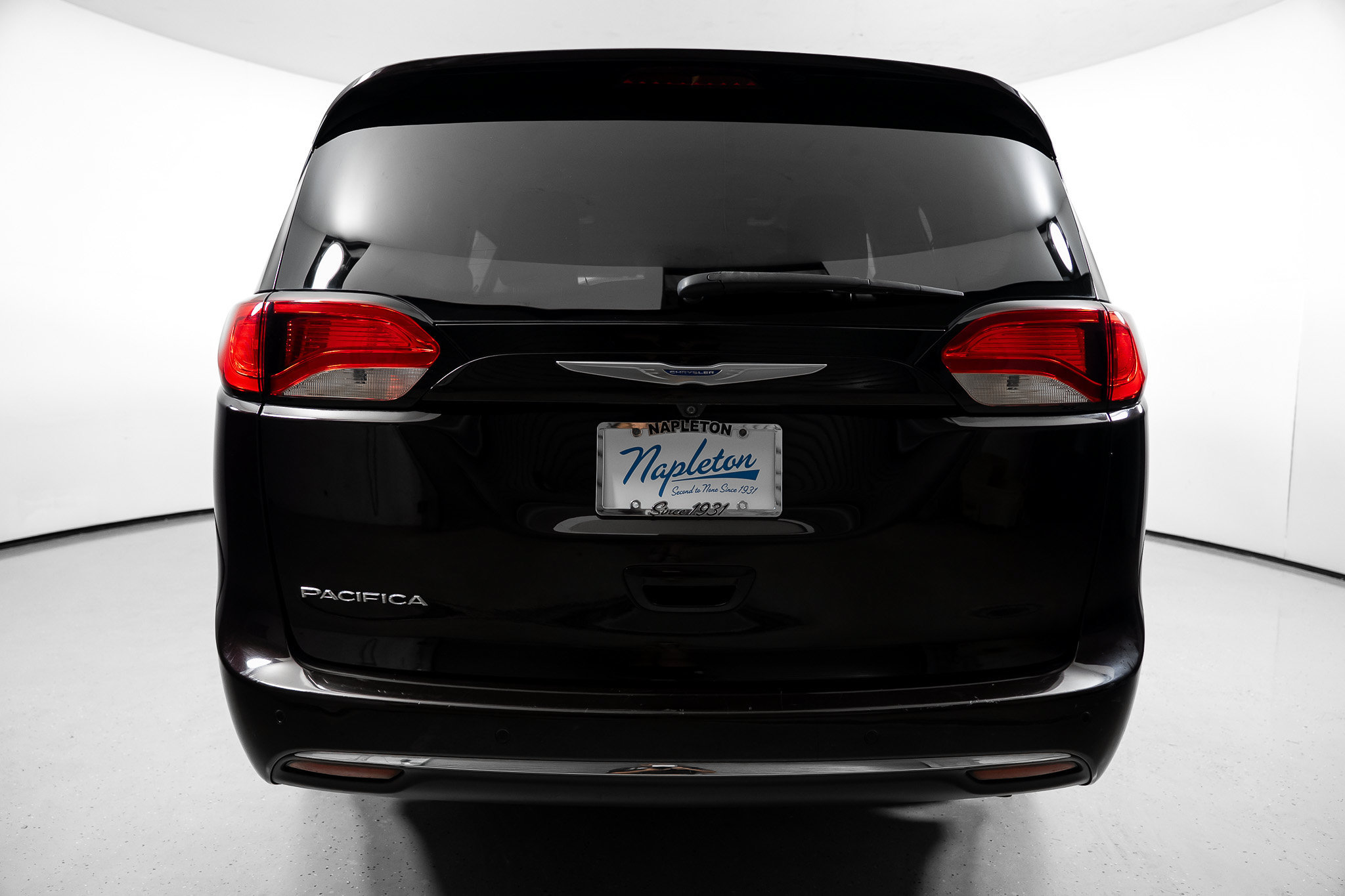 Used 2018 Chrysler Pacifica Touring-L w/ Advanced Safetytec Group FWD image 11