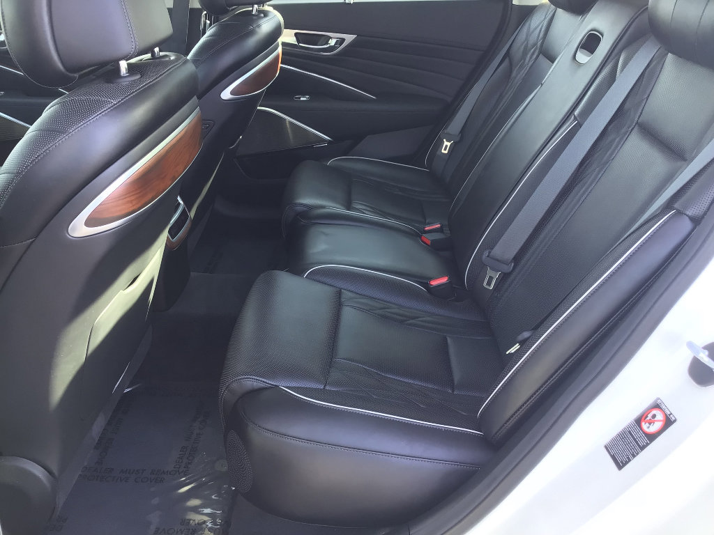 Used 2019 Kia K900 Luxury w/ VIP Package image 16