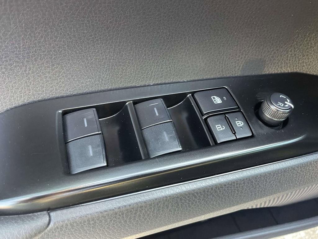 Used 2026 Toyota Camry SE FWD image 16