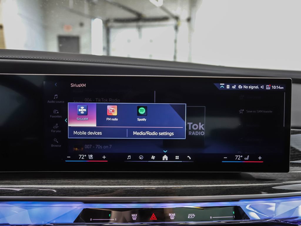 New 2026 BMW 750e xDrive image 18