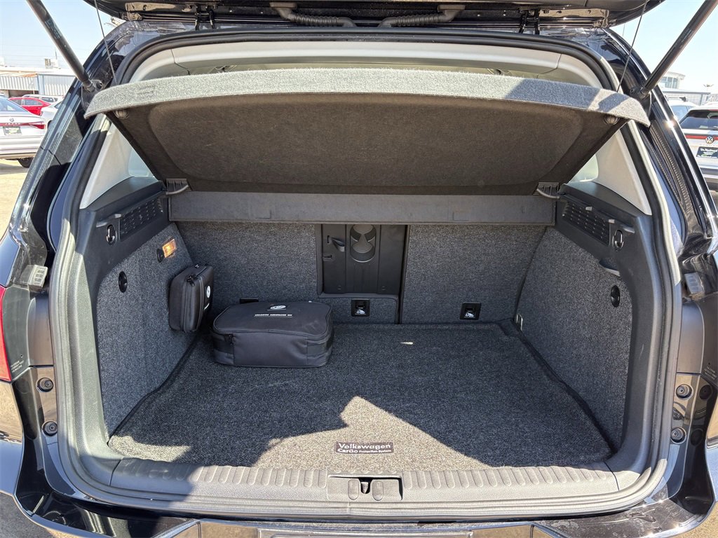 Used 2017 Volkswagen Tiguan Limited w/ Premium Package image 25