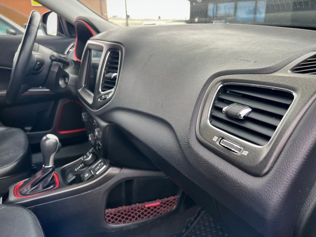 Used 2018 Jeep Compass Trailhawk AWD/4WD image 31