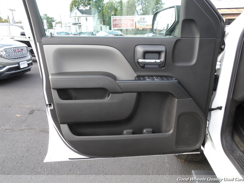 Used 2018 Chevrolet Silverado 1500 Custom w/ Custom Value Package AWD/4WD image 20