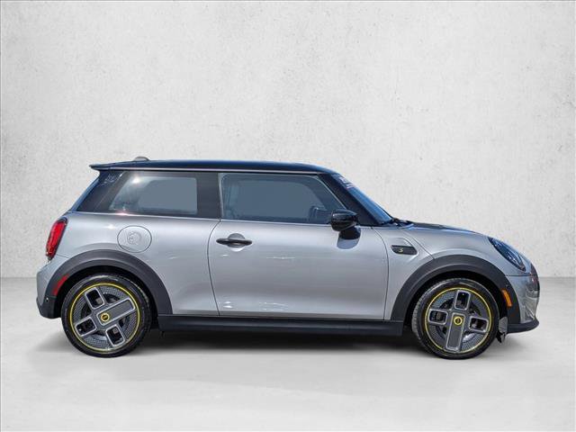 Used 2023 MINI Cooper SE image 4