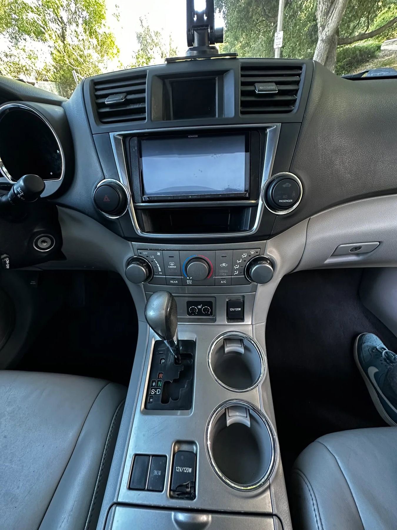 Used 2013 Toyota Highlander SE FWD image 30