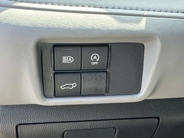 Used 2023 Toyota Highlander LE FWD image 26