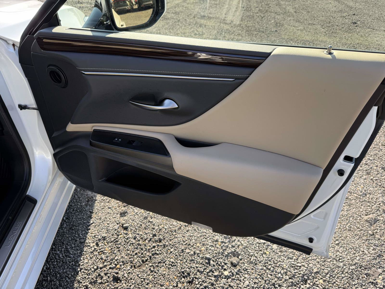 Used 2019 Lexus ES 300h w/ Premium Package FWD image 15
