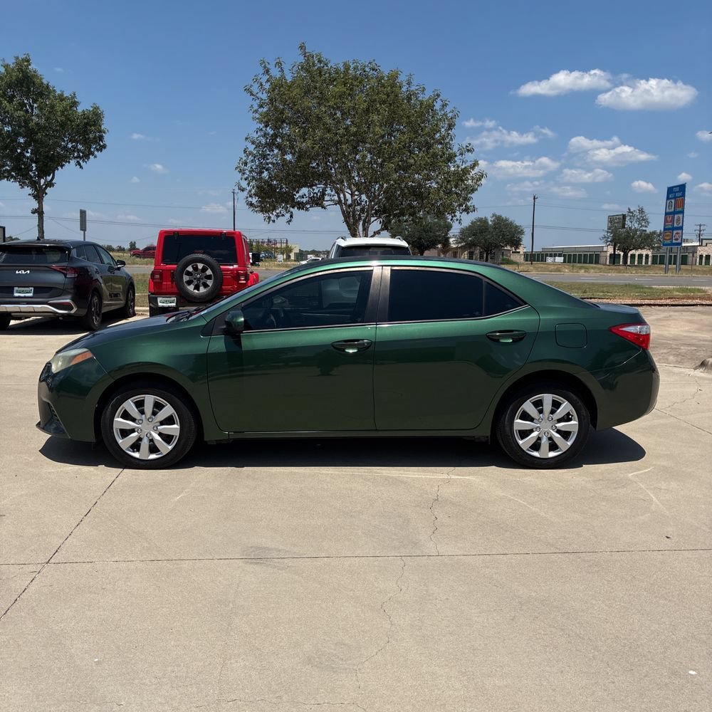 Certified 2016 Toyota Corolla LE FWD image 2