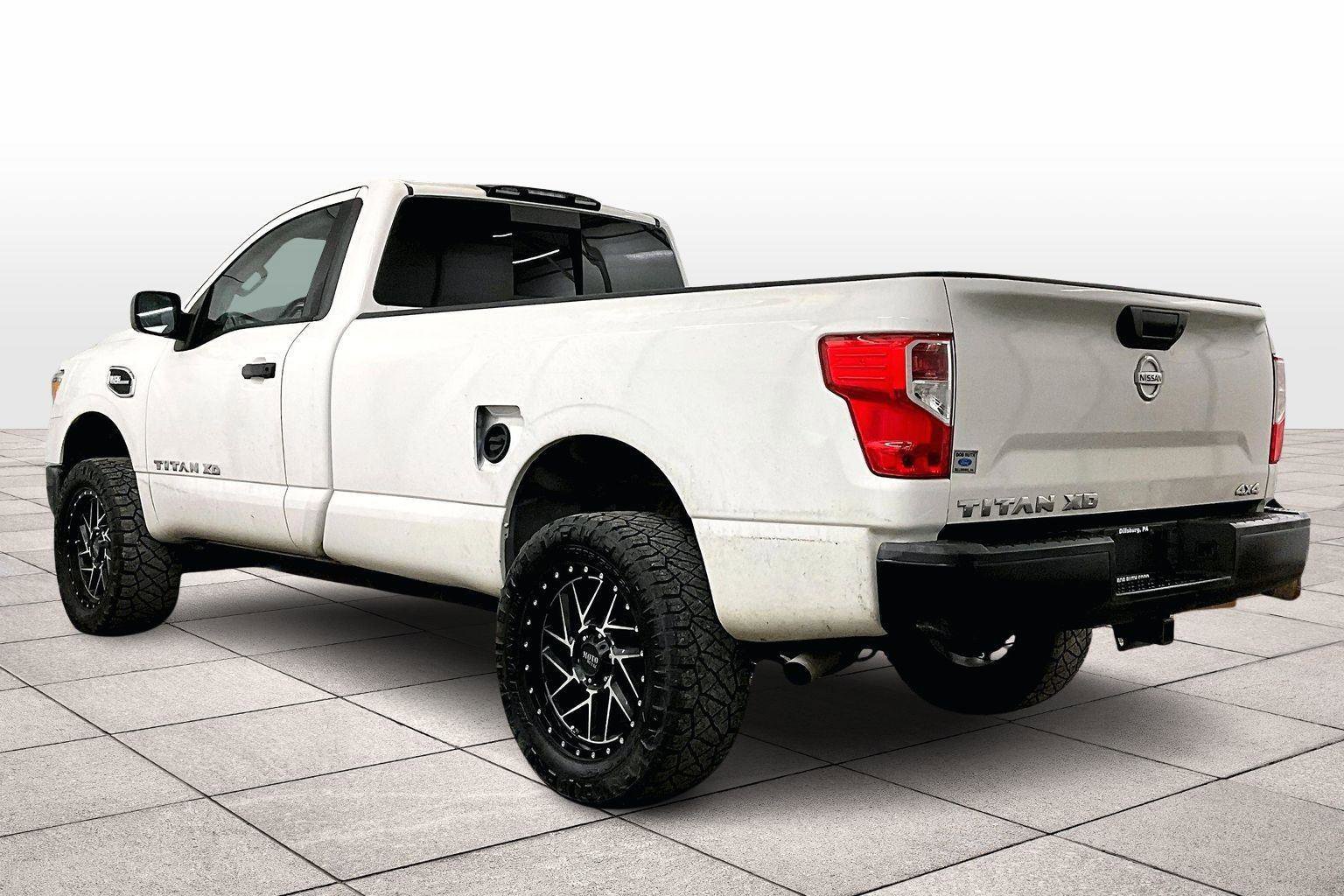 Used 2017 Nissan Titan S image 10