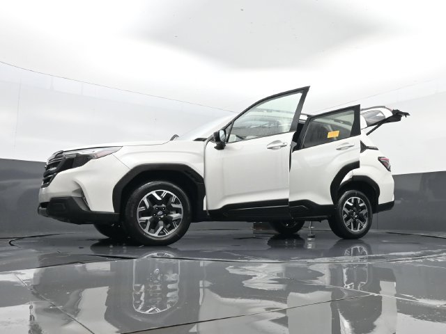 Used 2025 Subaru Forester Premium AWD/4WD image 35
