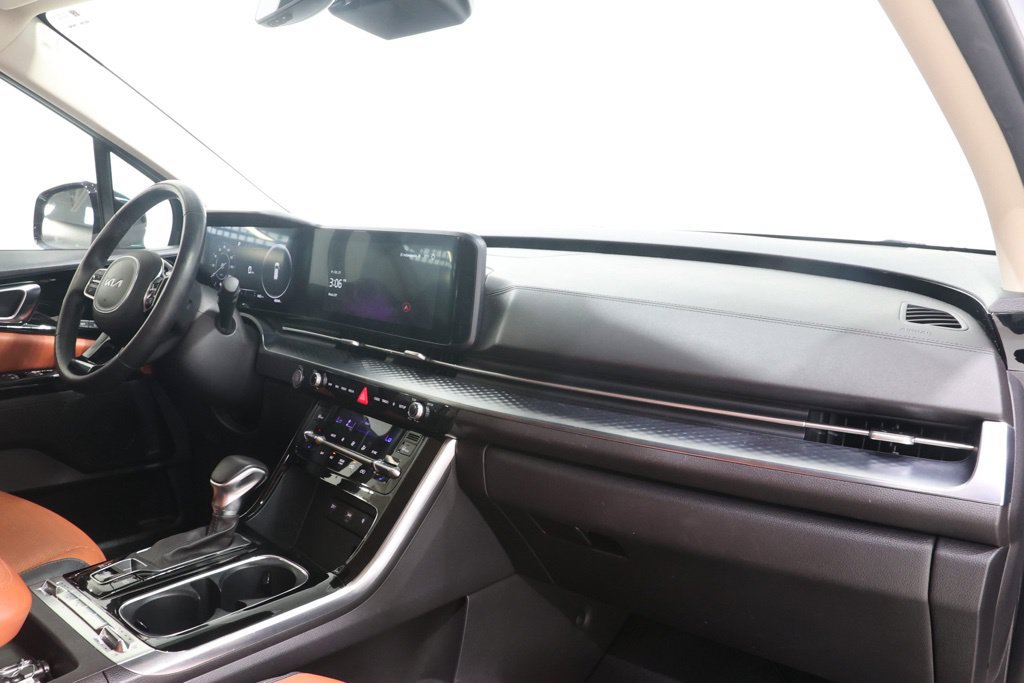 Used 2023 Kia Carnival SX Prestige FWD image 16