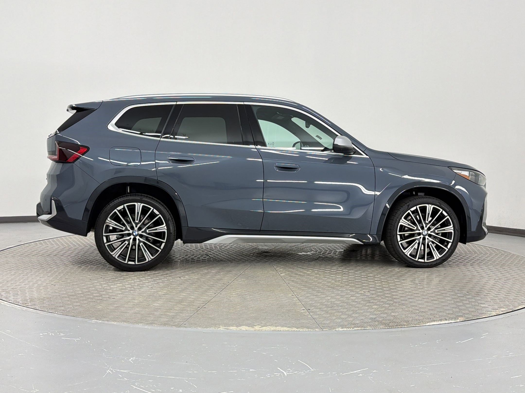 Certified 2024 BMW X1 xDrive28i w/ Premium Package AWD/4WD image 8