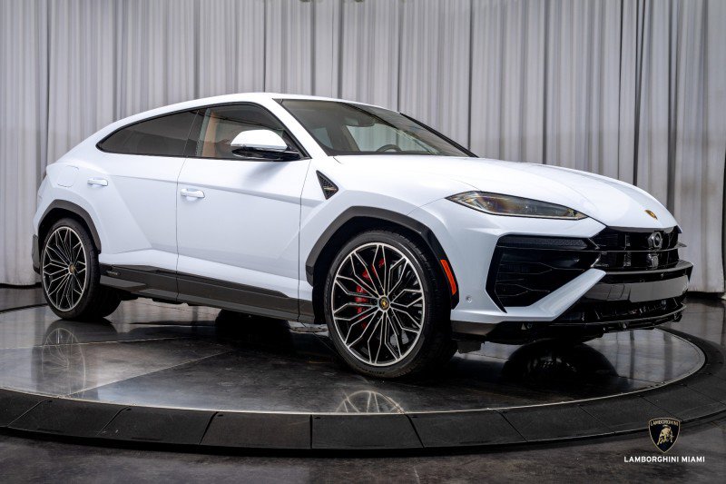 Used 2025 Lamborghini Urus SE image 18