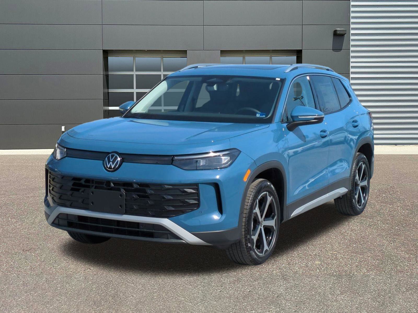 New 2026 Volkswagen Tiguan SE image 3