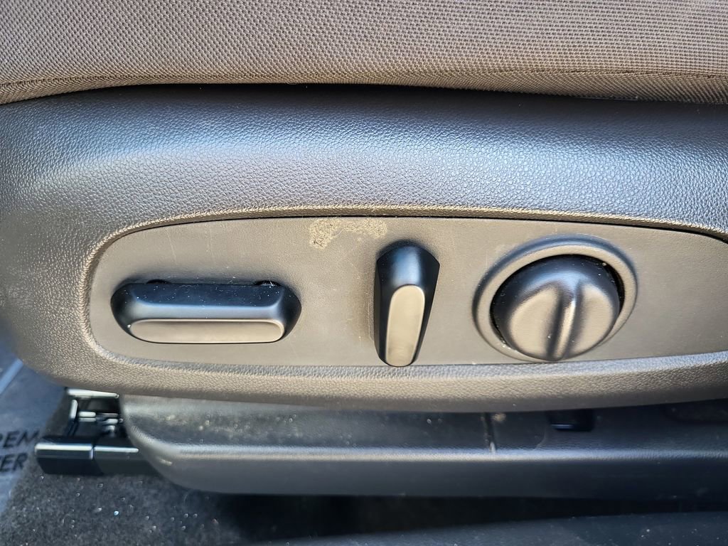 Used 2023 Chevrolet TrailBlazer LT image 12