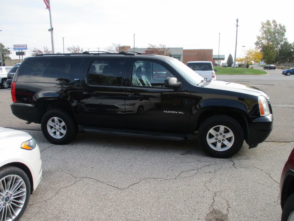 Used 2014 GMC Yukon XL SLT image 3