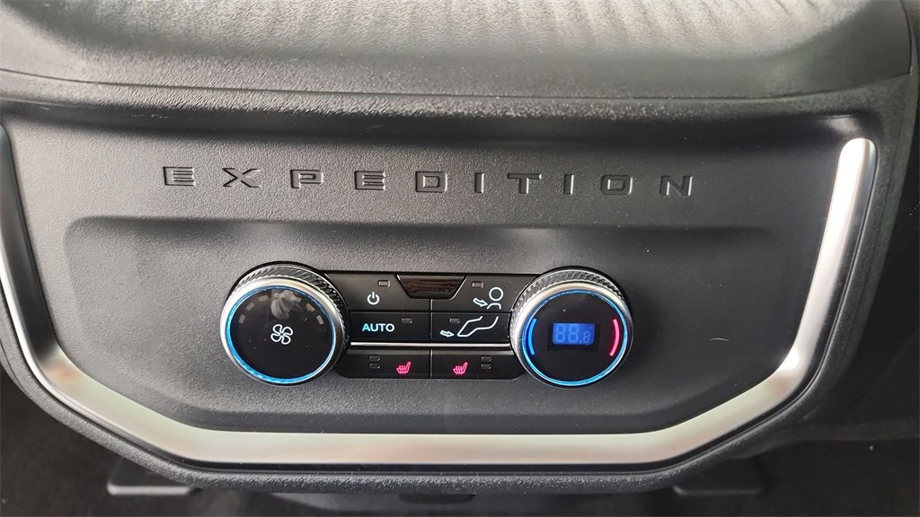 New 2025 Ford Expedition Max Platinum w/ Driver's Package image 30
