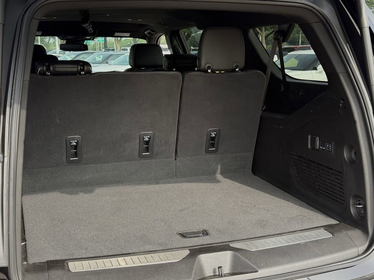 Certified 2025 Chevrolet Suburban Premier AWD/4WD image 25
