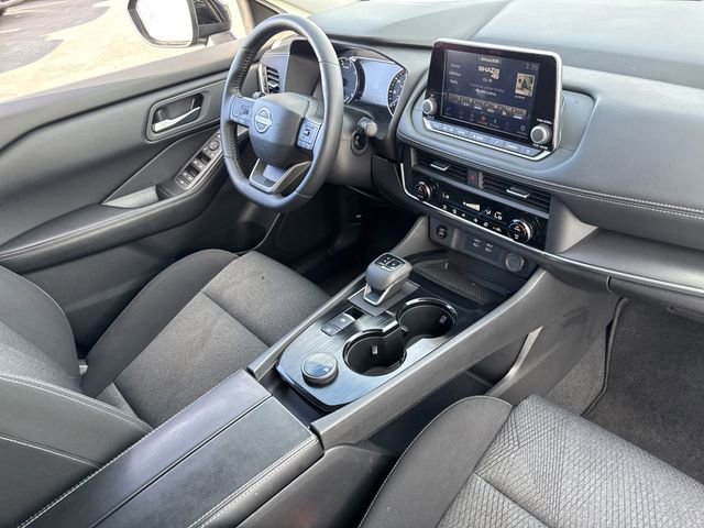 Certified 2025 Nissan Rogue SV image 29