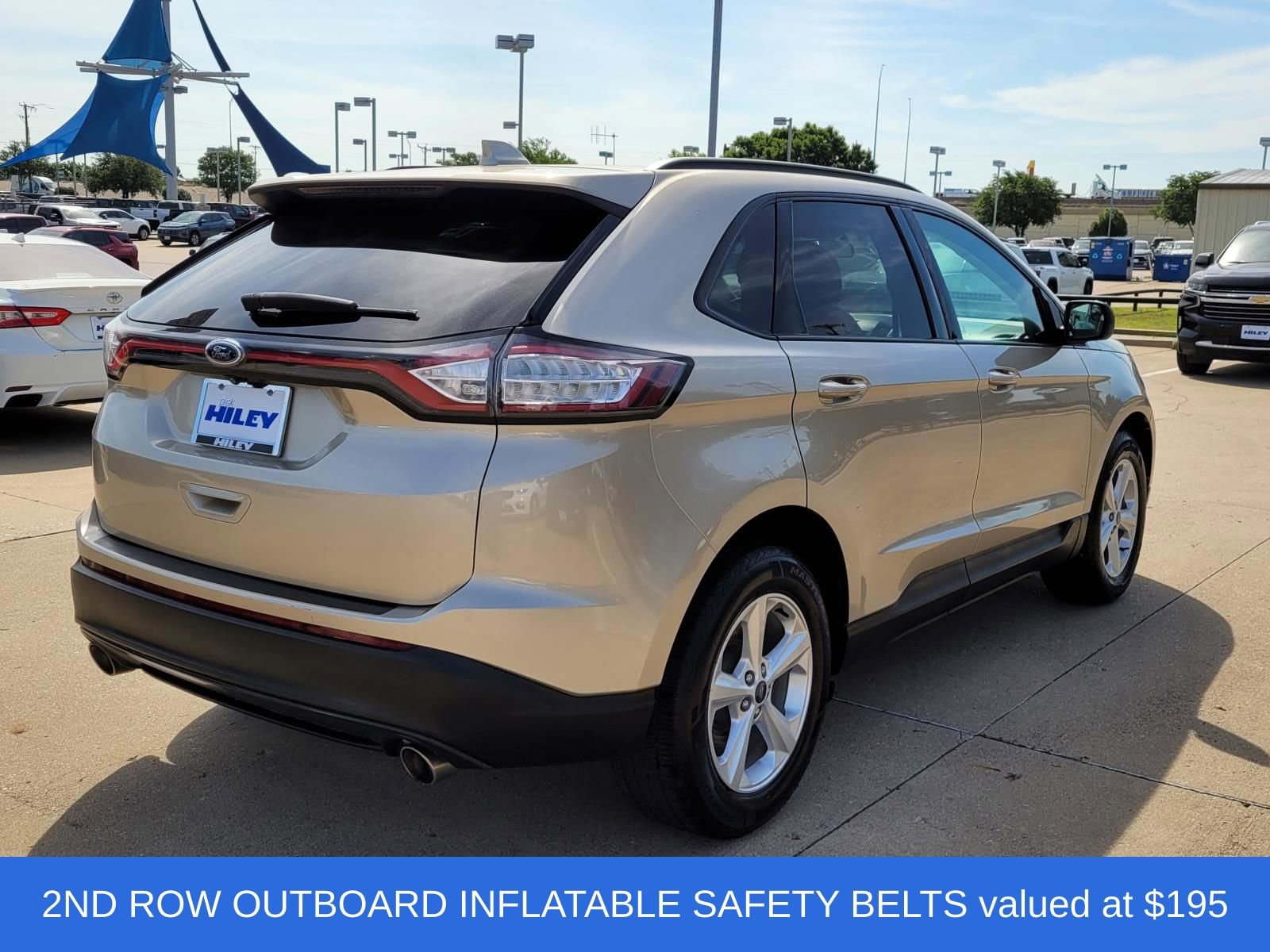 Used 2017 Ford Edge SE w/ Cargo Accessory Package FWD image 4