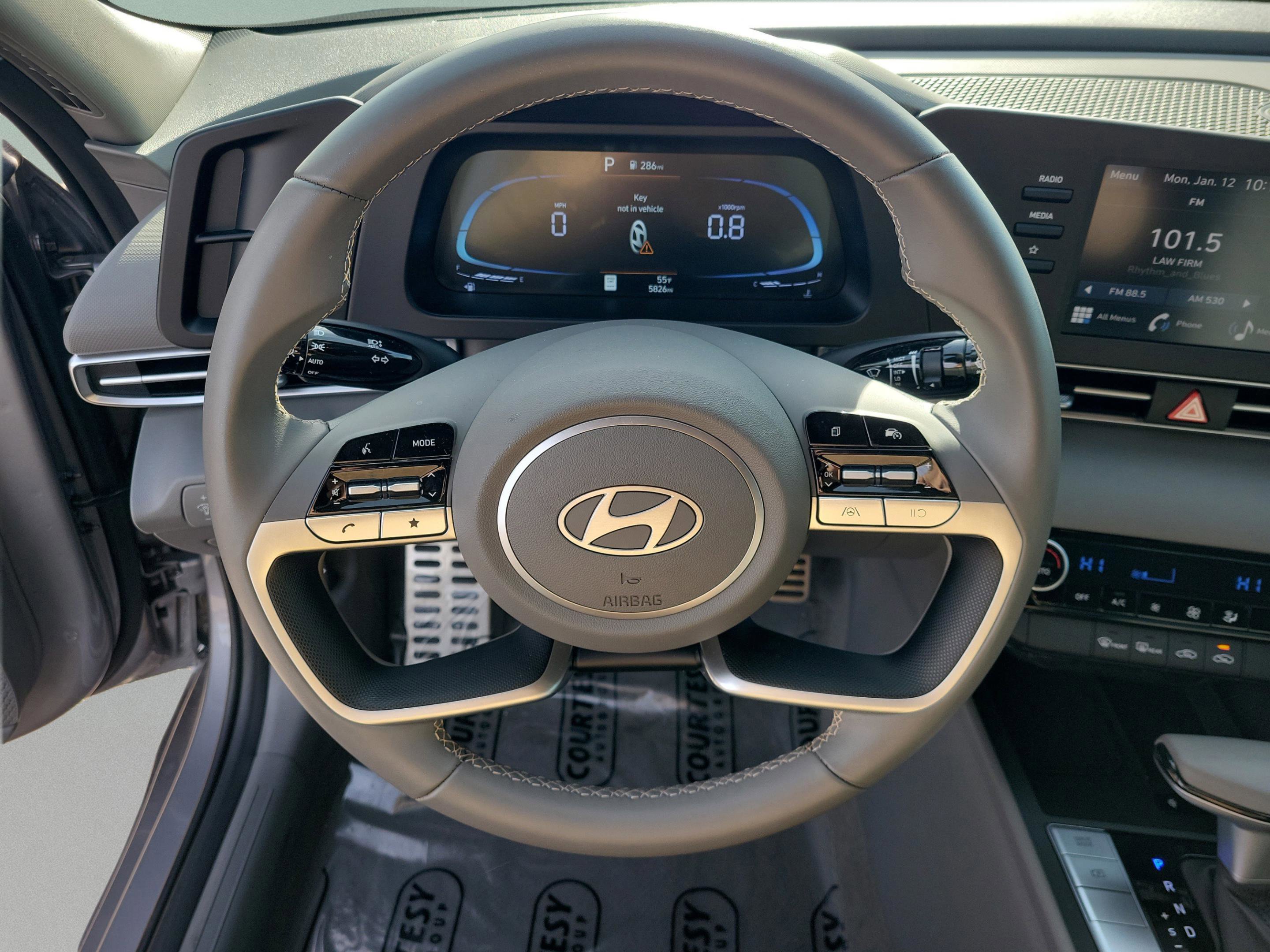 Used 2025 Hyundai Elantra Sport image 16