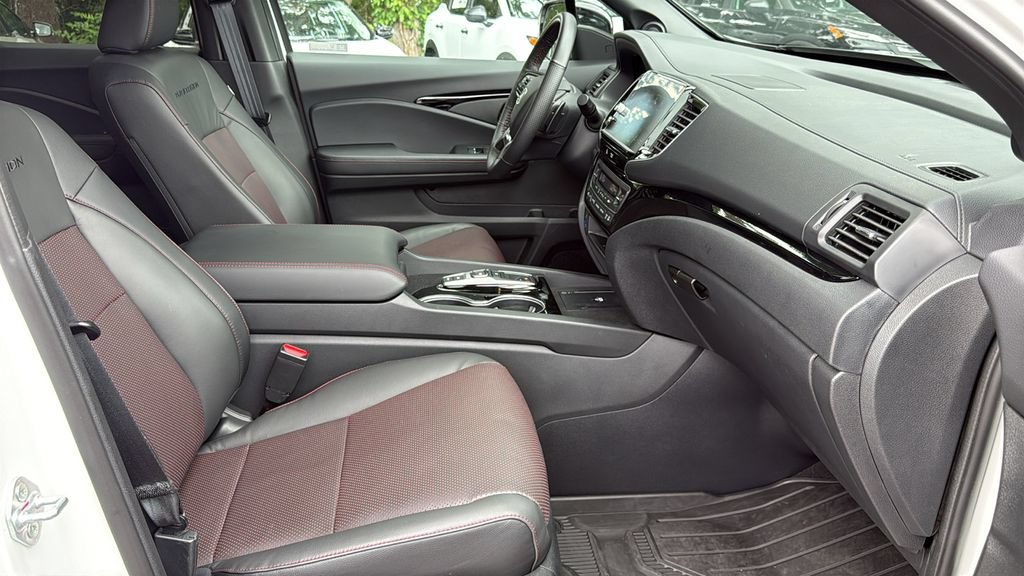 Used 2024 Honda Ridgeline Black Edition image 10