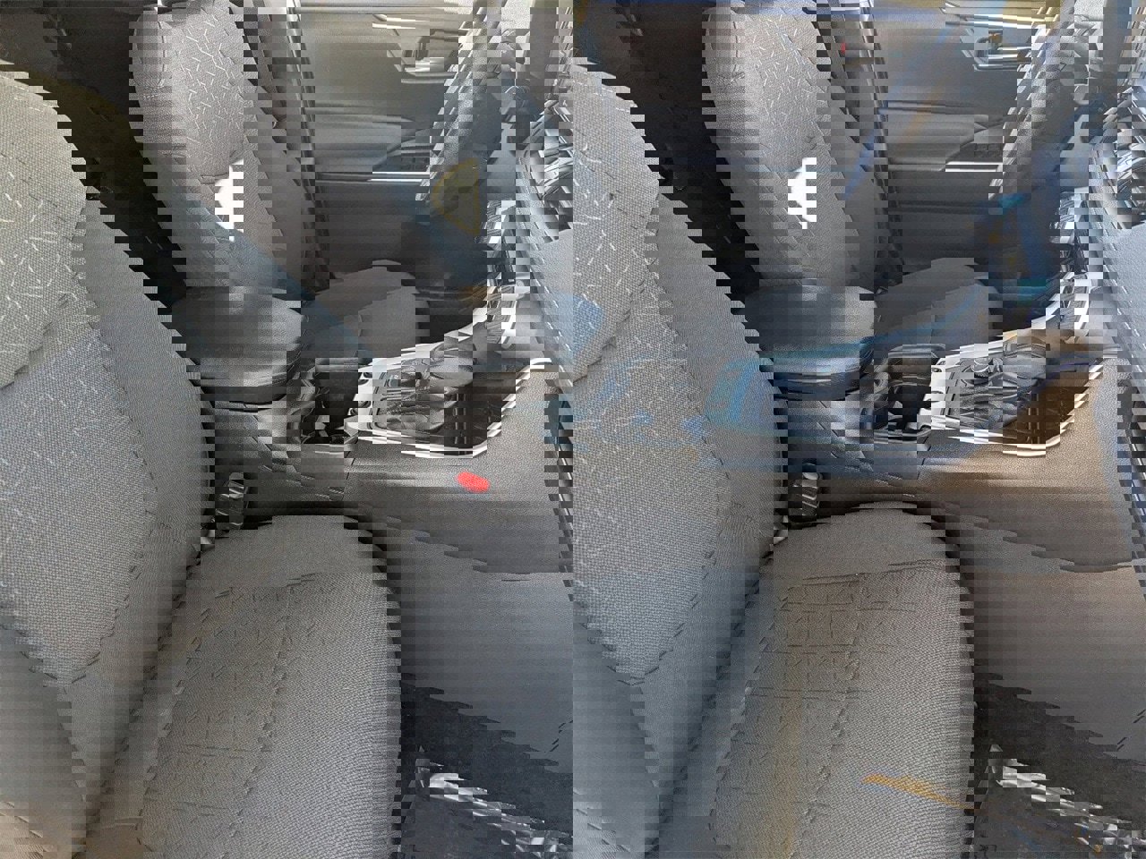 Used 2021 Toyota RAV4 XLE image 8