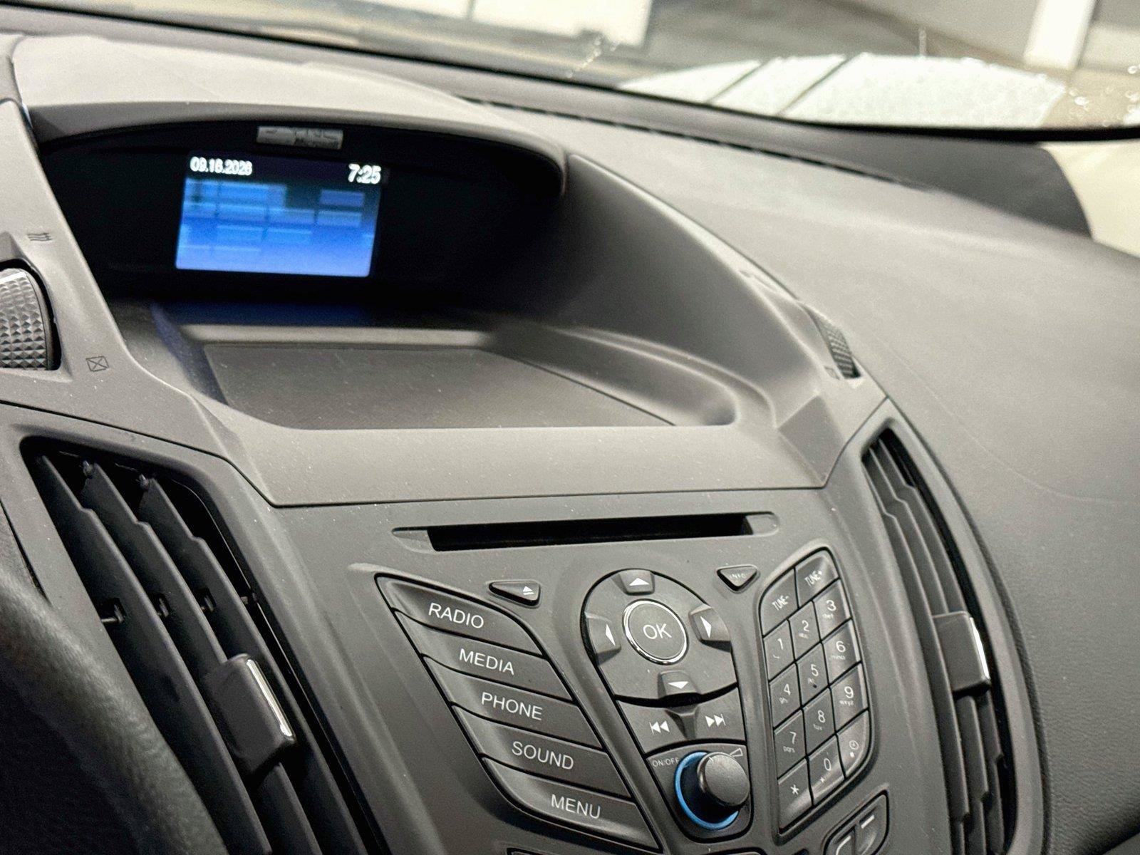 Used 2015 Ford Escape S FWD image 4