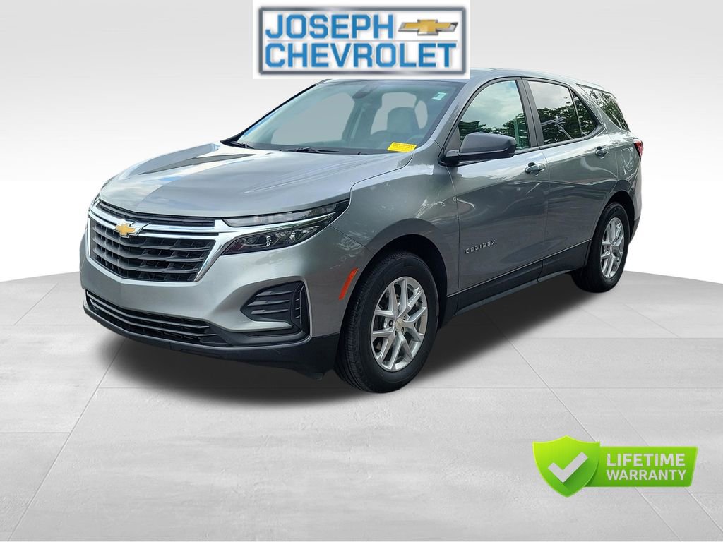 Used 2024 Chevrolet Equinox LS w/ LS Convenience Package FWD image 2