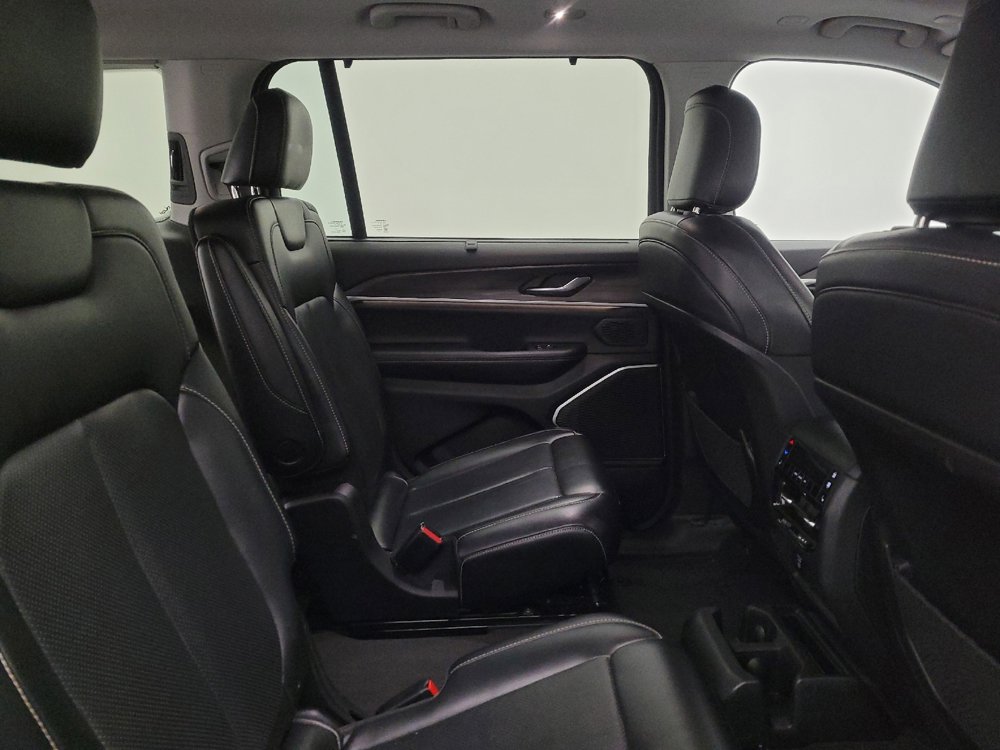 Used 2021 Jeep Grand Cherokee L Limited w/ Luxury Tech Group II image 19