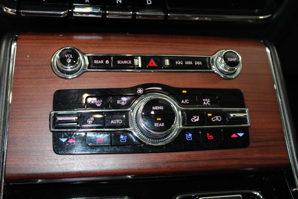 Used 2023 Lincoln Aviator Reserve w/ Jet Appearance Package image 33