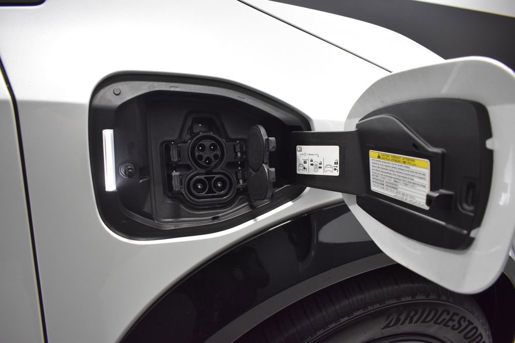 Certified 2024 Nissan Ariya AWD image 39