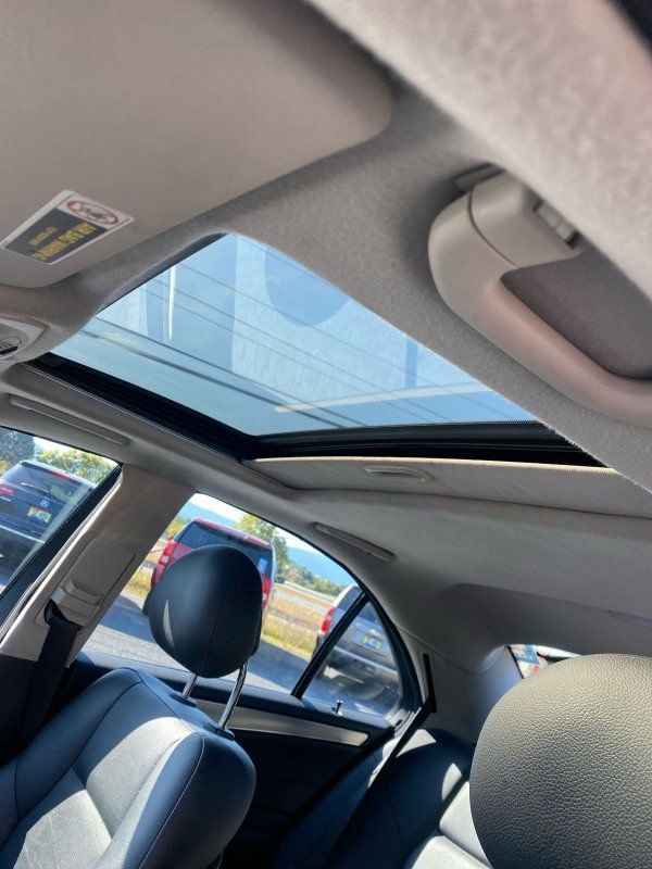 Used 2005 Mercedes-Benz C 230 Sedan image 15