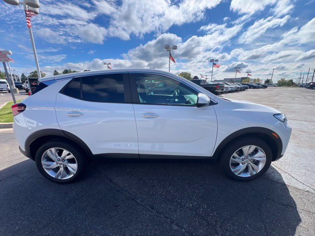 Used 2024 Buick Encore GX Preferred w/ Comfort Package AWD/4WD image 4