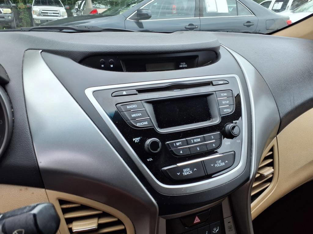 Used 2013 Hyundai Elantra GLS w/ Preferred Pkg FWD image 17