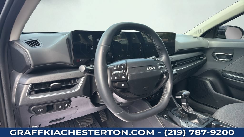 Used 2025 Kia K4 EX FWD image 32