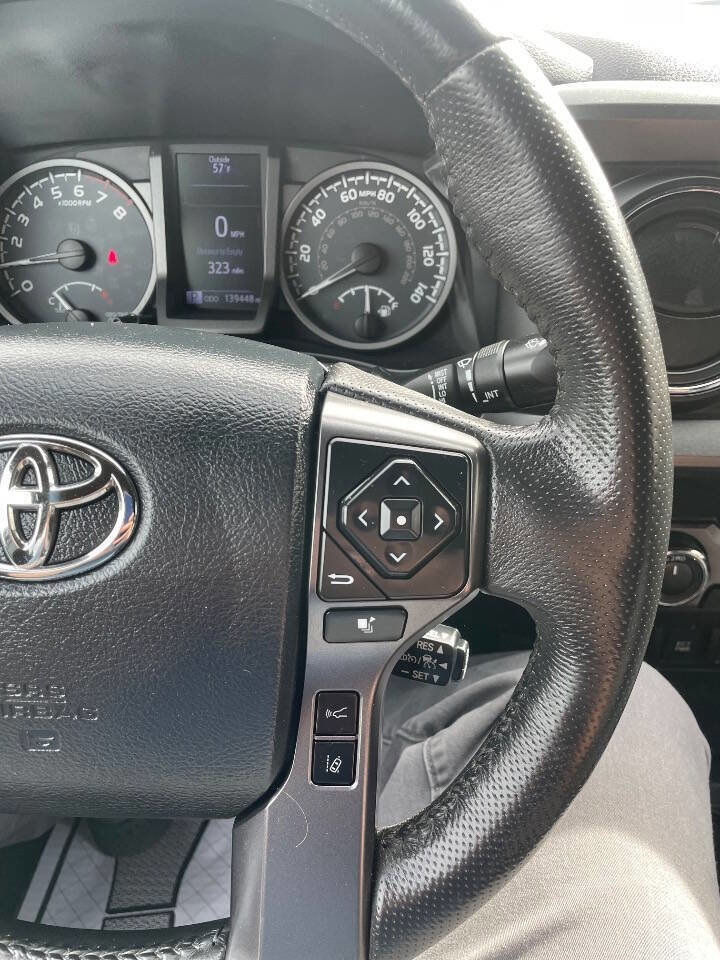 Used 2019 Toyota Tacoma TRD Sport AWD/4WD image 23