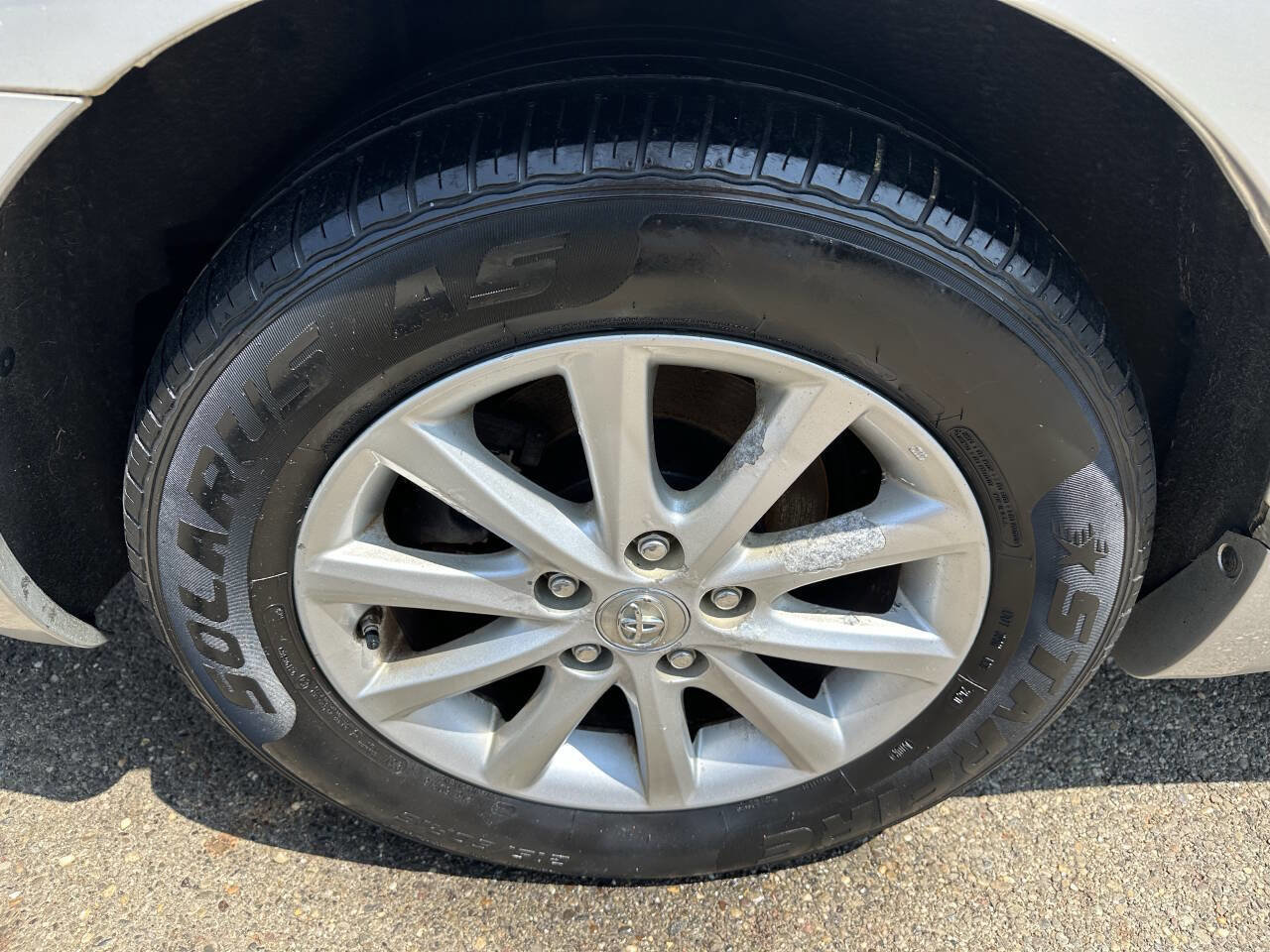 Used 2010 Toyota Camry LE FWD image 30
