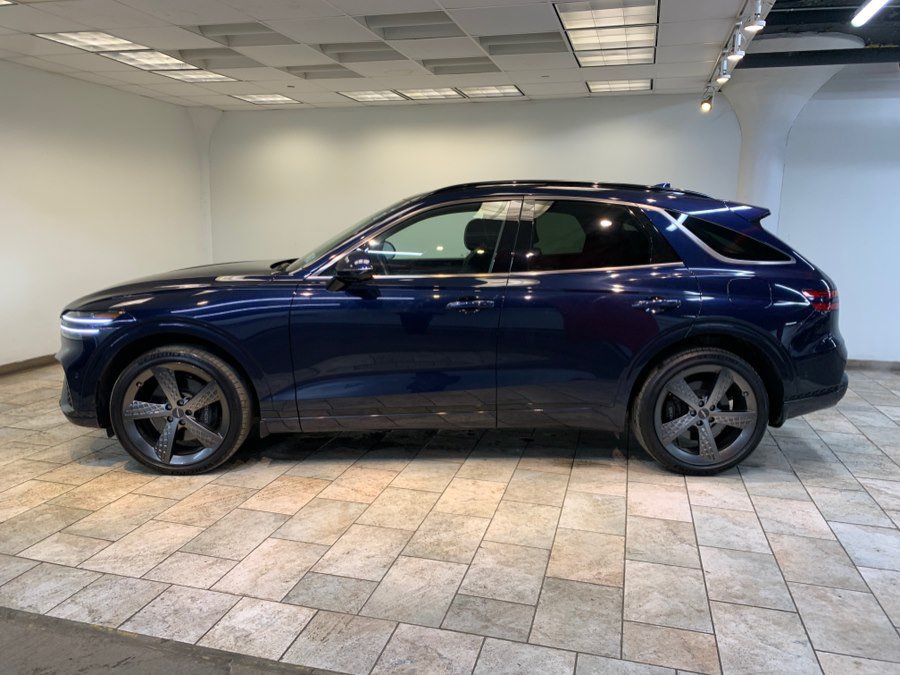 Used 2023 Genesis GV70 3.5T Sport w/ Sport Prestige Package AWD/4WD image 6