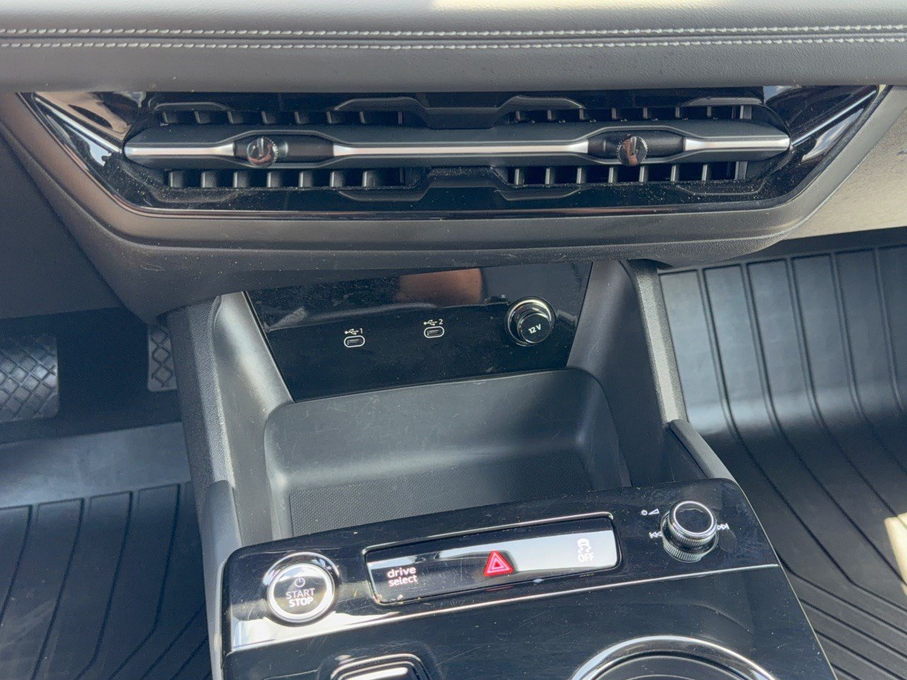 Certified 2025 Audi Q6 e-tron Premium Plus w/ Premium Plus AWD/4WD image 22