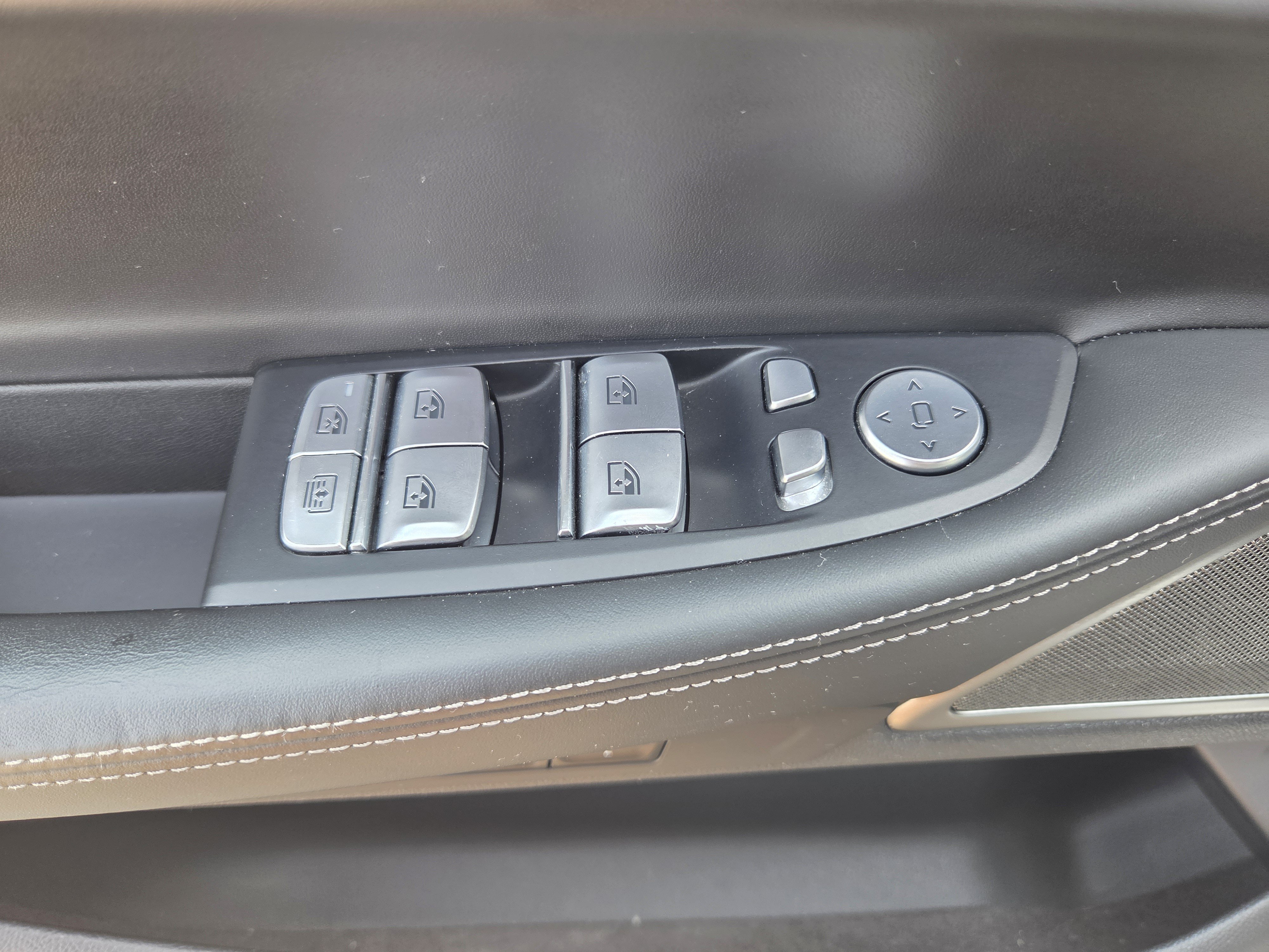 Used 2022 BMW 750i xDrive w/ M Sport Package AWD/4WD image 29