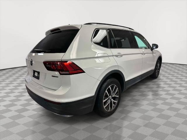 Used 2019 Volkswagen Tiguan SE w/ Panoramic Sunroof Package AWD/4WD image 3