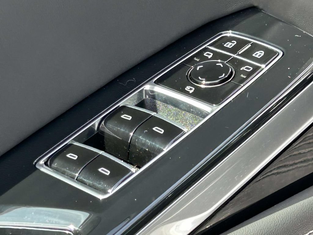 New 2026 Cadillac Escalade ESV Platinum Sport w/ LPO, ONYX Package AWD/4WD image 17
