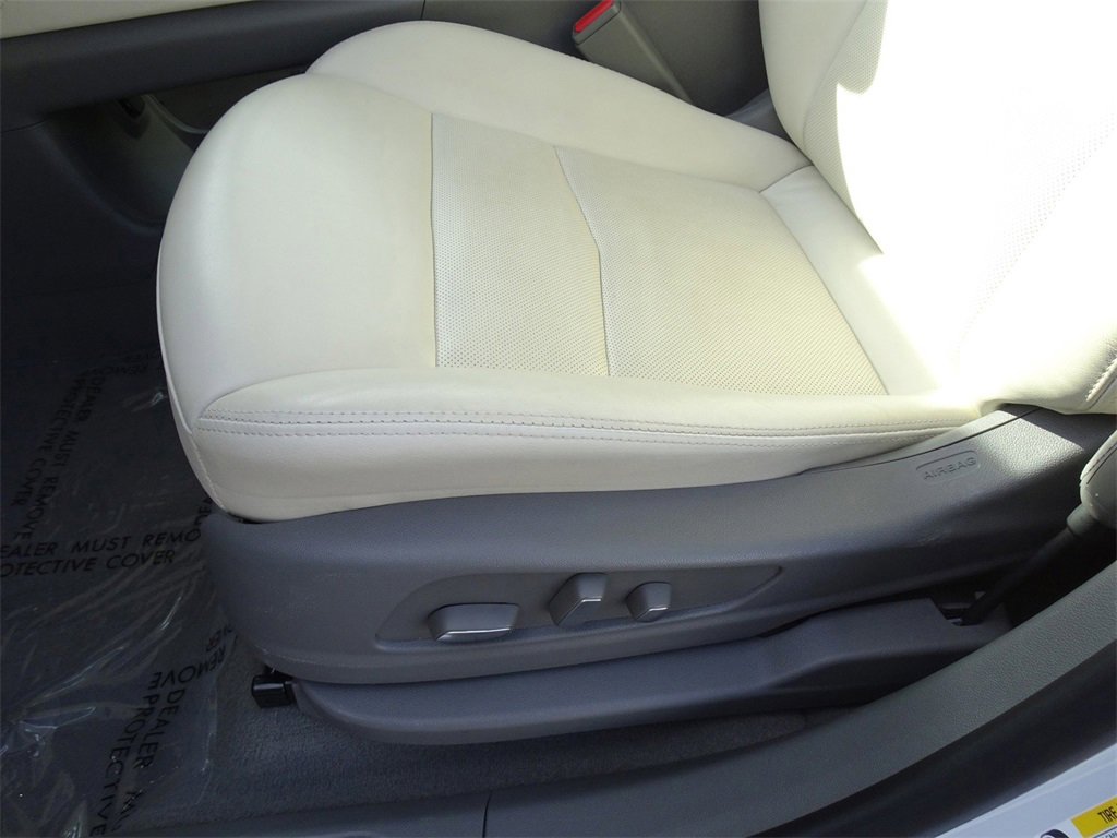 Certified 2023 Cadillac XT5 Premium Luxury w/ LPO, Floor Liner Package image 10